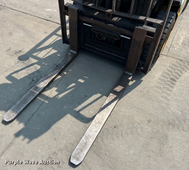 image for item EK8856 Yale GLC050TFNUAE084 forklift