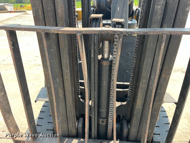 image for item EK8856 Yale GLC050TFNUAE084 forklift