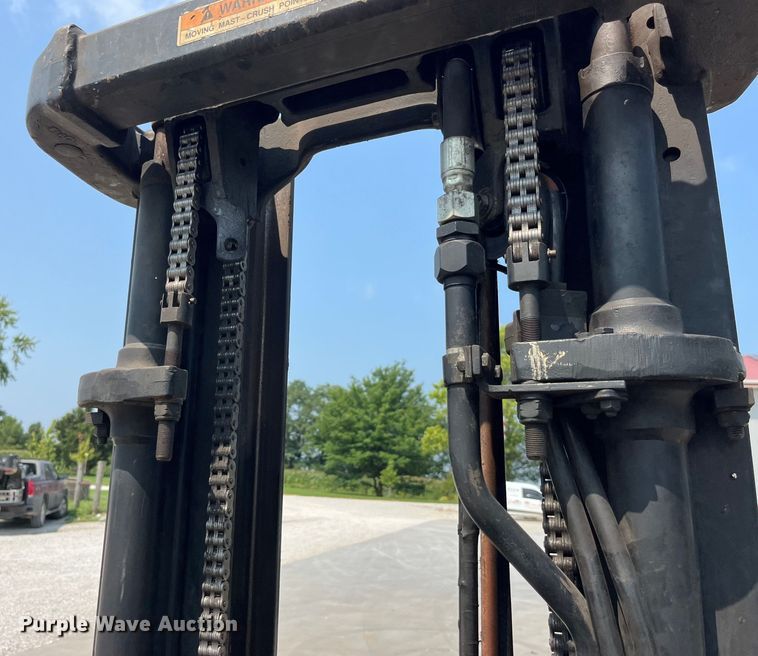 image for item EK8856 Yale GLC050TFNUAE084 forklift