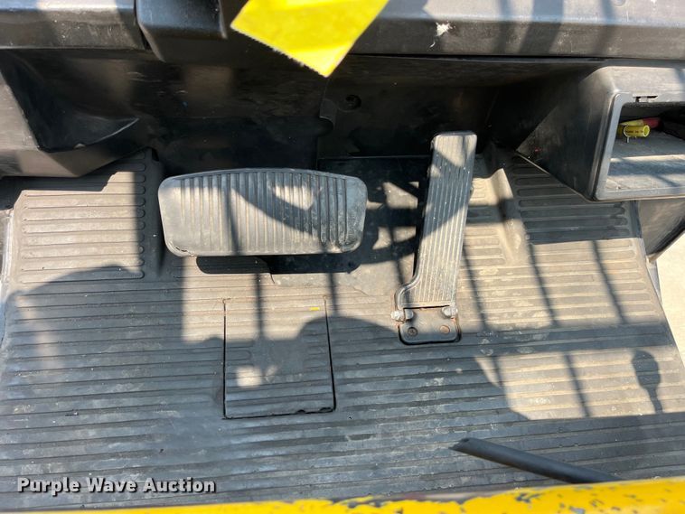 image for item EK8856 Yale GLC050TFNUAE084 forklift