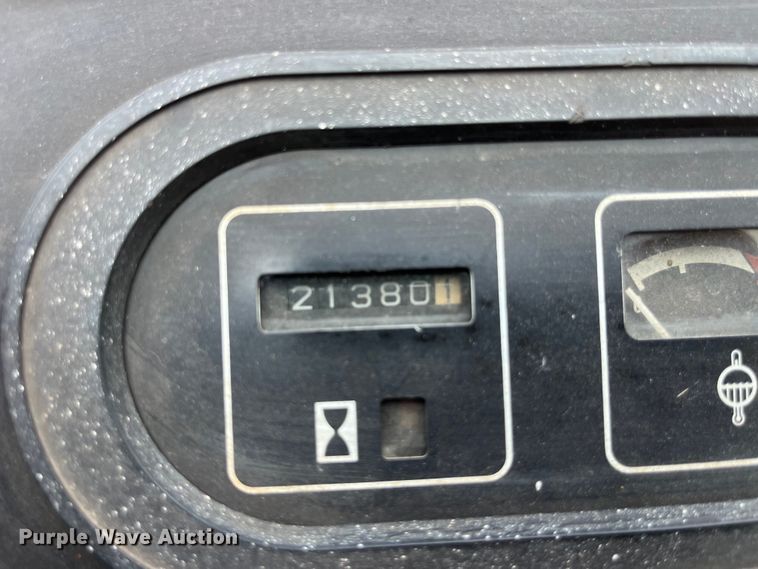 image for item EK8856 Yale GLC050TFNUAE084 forklift