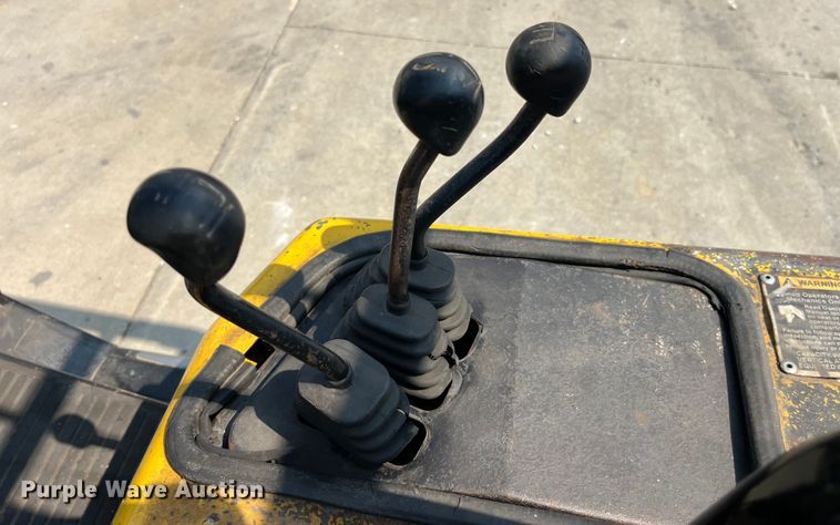 image for item EK8856 Yale GLC050TFNUAE084 forklift