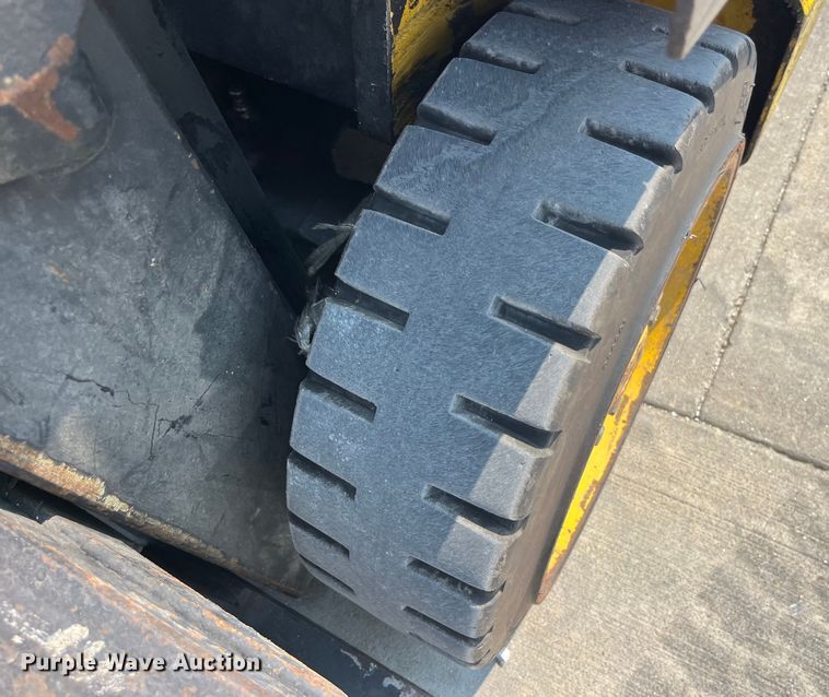 image for item EK8856 Yale GLC050TFNUAE084 forklift