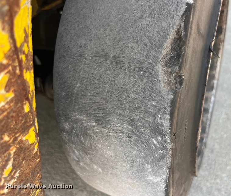 image for item EK8856 Yale GLC050TFNUAE084 forklift