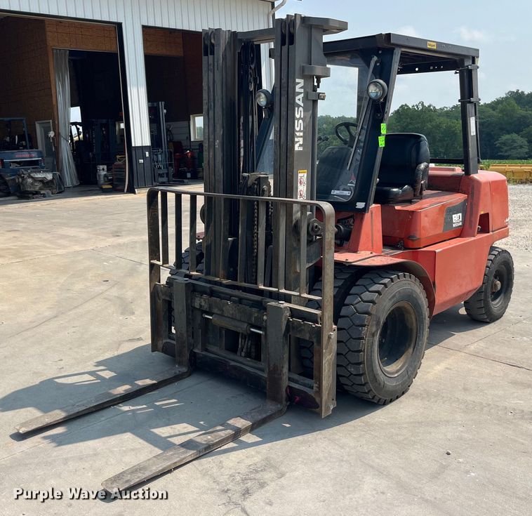 image for item EK8857 Nissan  F04G40V forklift