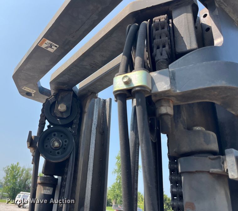 image for item EK8857 Nissan  F04G40V forklift