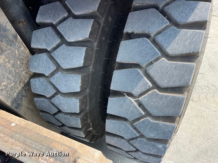 image for item EK8857 Nissan  F04G40V forklift