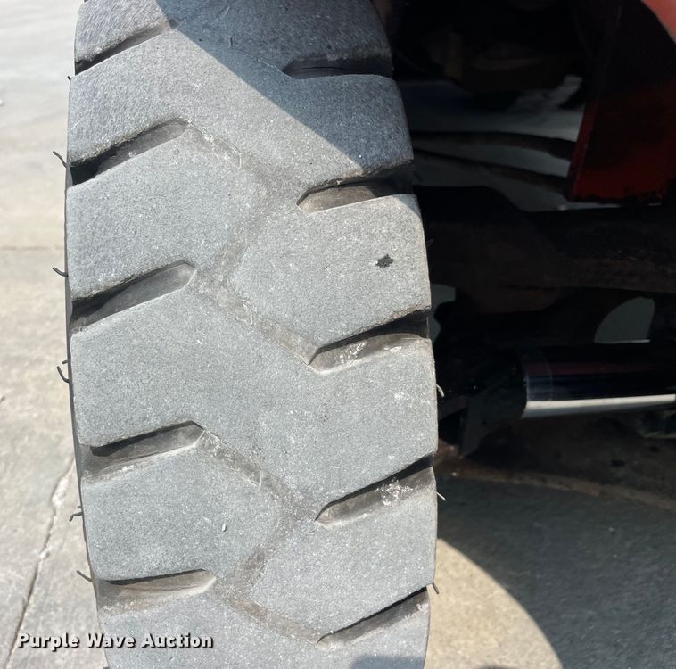 image for item EK8857 Nissan  F04G40V forklift