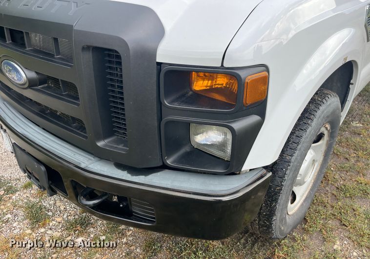 image for item EK8876 2008 Ford F350 Super Duty XL utility bed pickup truck