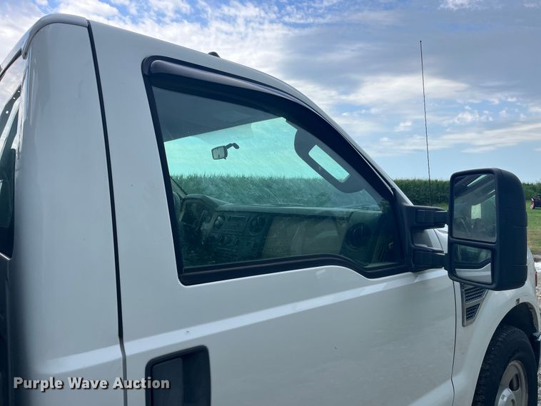 image for item EK8876 2008 Ford F350 Super Duty XL utility bed pickup truck