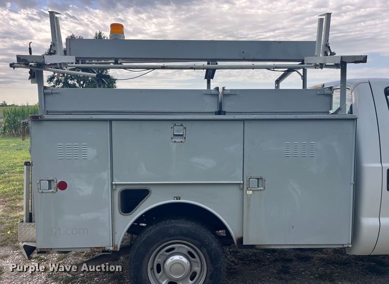 image for item EK8876 2008 Ford F350 Super Duty XL utility bed pickup truck