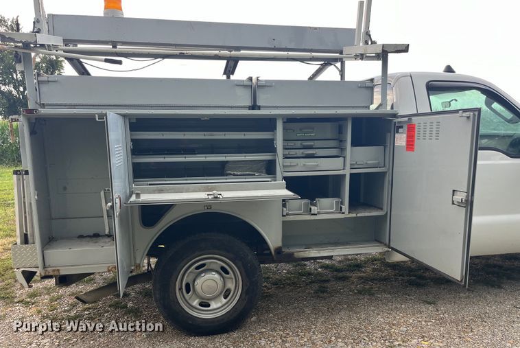 image for item EK8876 2008 Ford F350 Super Duty XL utility bed pickup truck