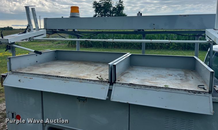 image for item EK8876 2008 Ford F350 Super Duty XL utility bed pickup truck