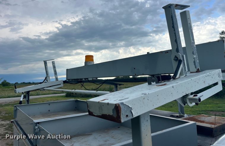 image for item EK8876 2008 Ford F350 Super Duty XL utility bed pickup truck