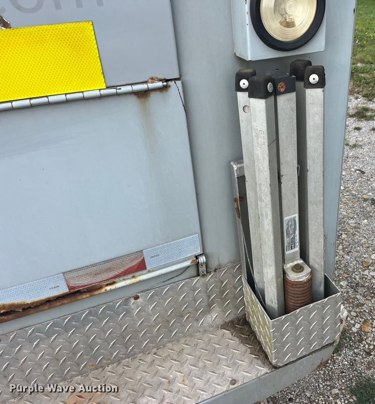 image for item EK8876 2008 Ford F350 Super Duty XL utility bed pickup truck