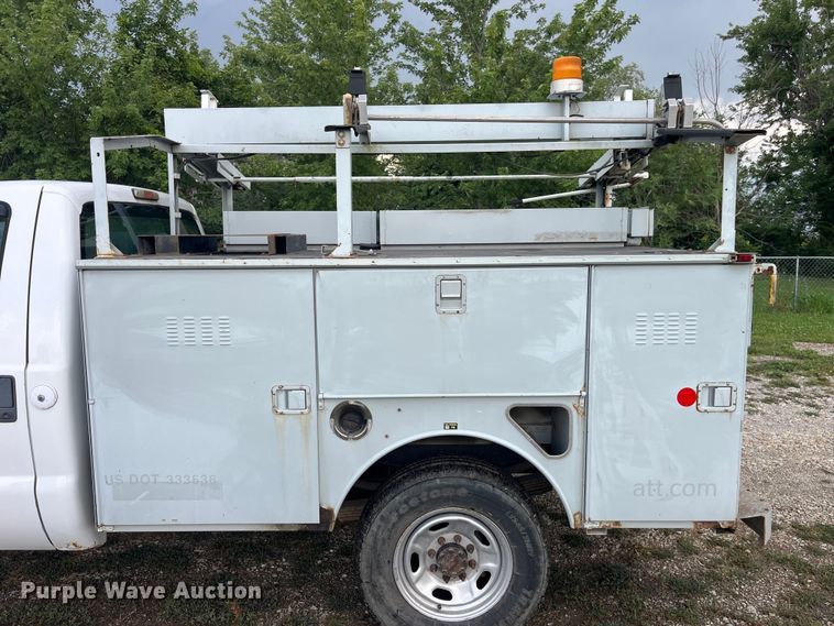 image for item EK8876 2008 Ford F350 Super Duty XL utility bed pickup truck