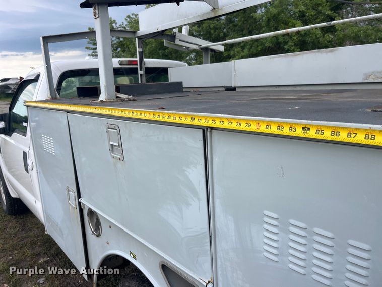 image for item EK8876 2008 Ford F350 Super Duty XL utility bed pickup truck