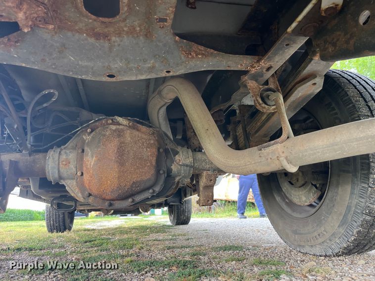 image for item EK8876 2008 Ford F350 Super Duty XL utility bed pickup truck