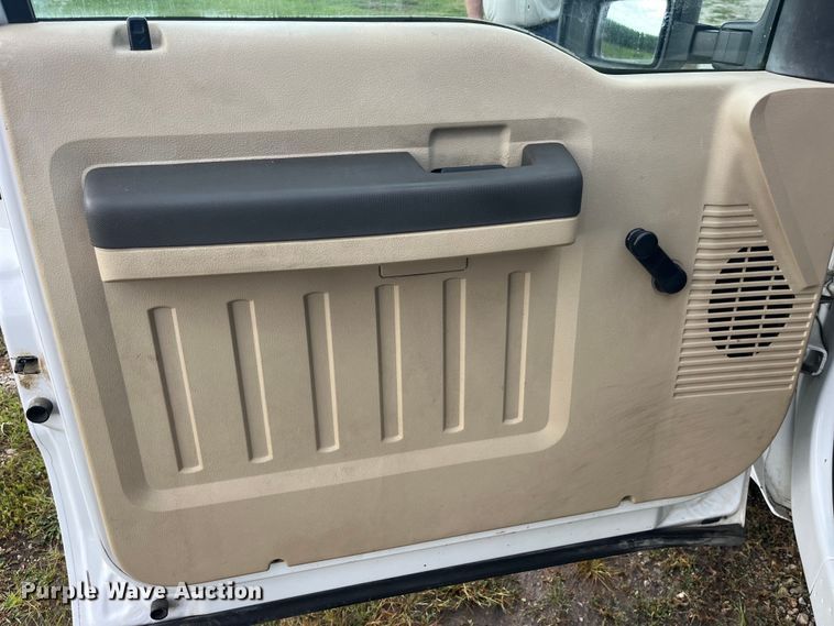 image for item EK8876 2008 Ford F350 Super Duty XL utility bed pickup truck