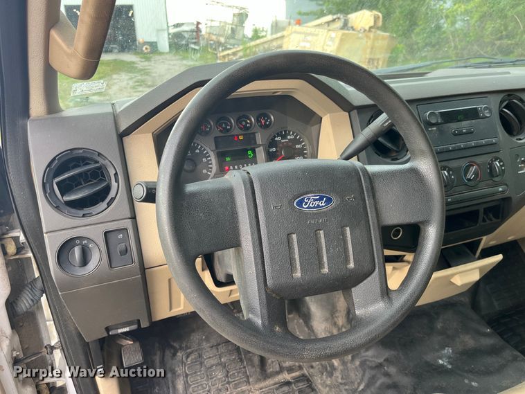 image for item EK8876 2008 Ford F350 Super Duty XL utility bed pickup truck