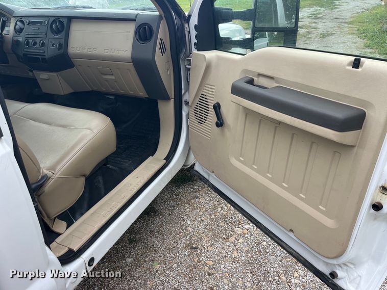 image for item EK8876 2008 Ford F350 Super Duty XL utility bed pickup truck