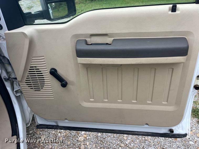 image for item EK8876 2008 Ford F350 Super Duty XL utility bed pickup truck