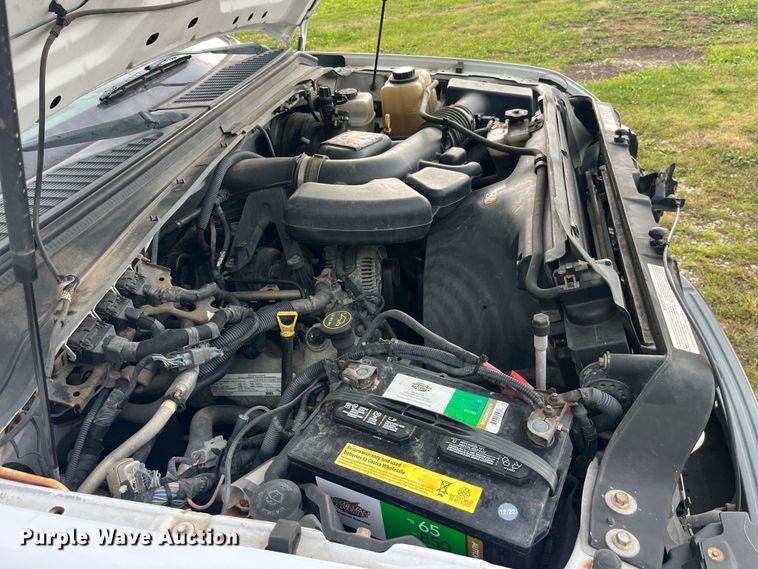 image for item EK8876 2008 Ford F350 Super Duty XL utility bed pickup truck