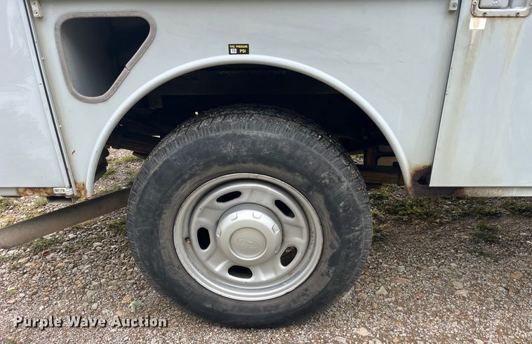 image for item EK8876 2008 Ford F350 Super Duty XL utility bed pickup truck