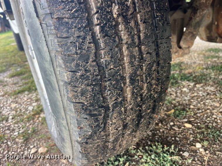 image for item EK8876 2008 Ford F350 Super Duty XL utility bed pickup truck