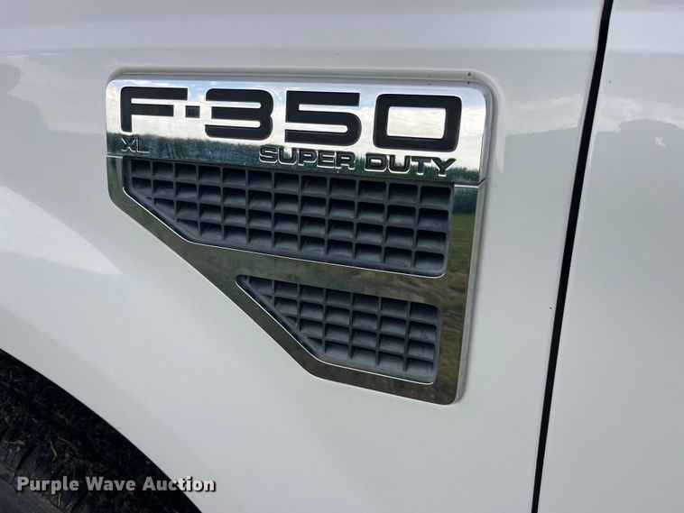 image for item EK8876 2008 Ford F350 Super Duty XL utility bed pickup truck