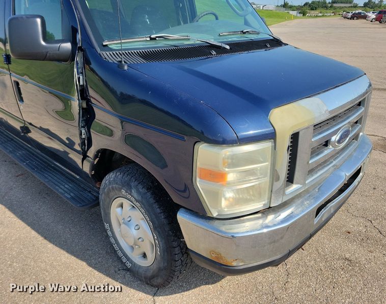 image for item KA9896 2008 Ford Econoline E350 Super Duty van