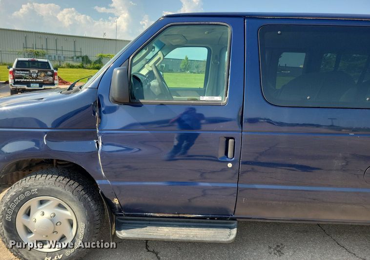 image for item KA9896 2008 Ford Econoline E350 Super Duty van