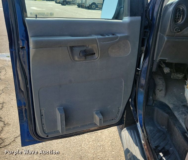 image for item KA9896 2008 Ford Econoline E350 Super Duty van