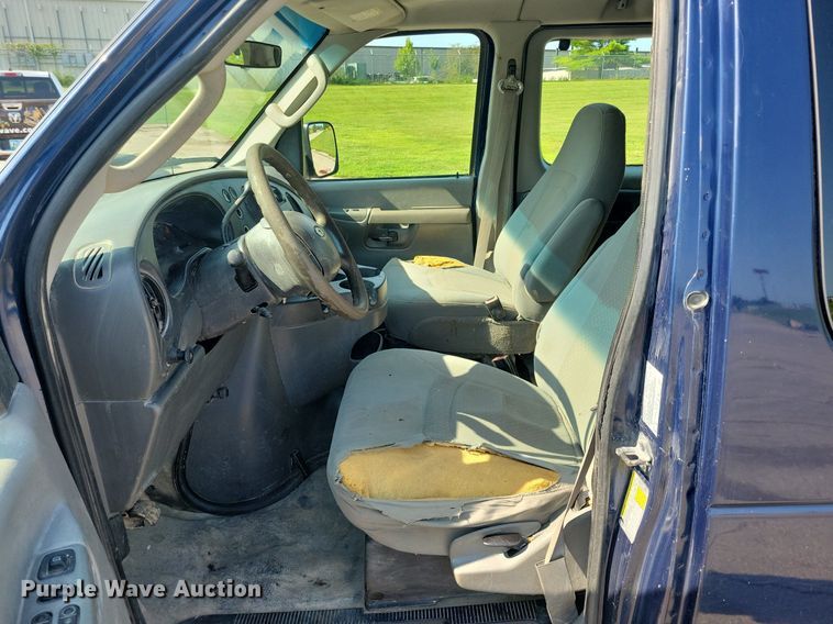 image for item KA9896 2008 Ford Econoline E350 Super Duty van