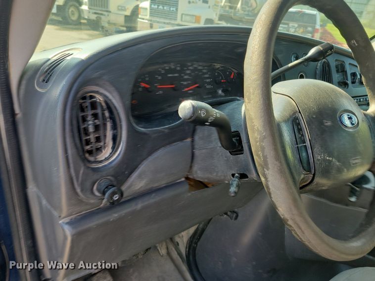 image for item KA9896 2008 Ford Econoline E350 Super Duty van