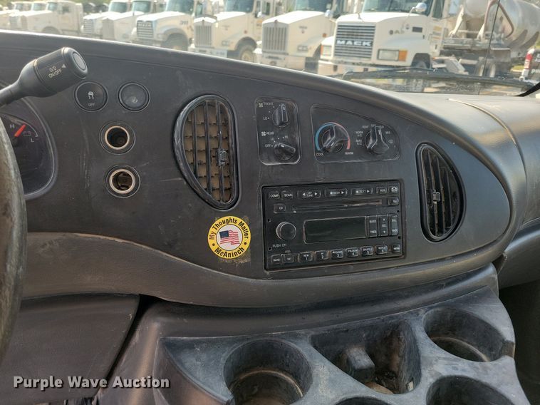 image for item KA9896 2008 Ford Econoline E350 Super Duty van