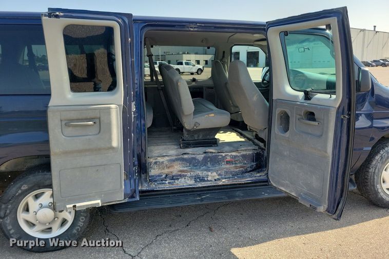 image for item KA9896 2008 Ford Econoline E350 Super Duty van