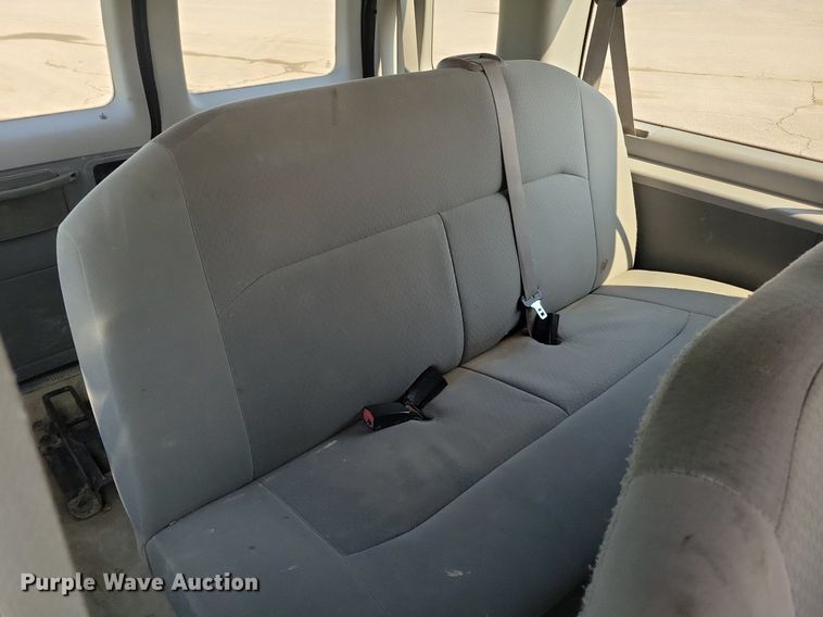 image for item KA9896 2008 Ford Econoline E350 Super Duty van