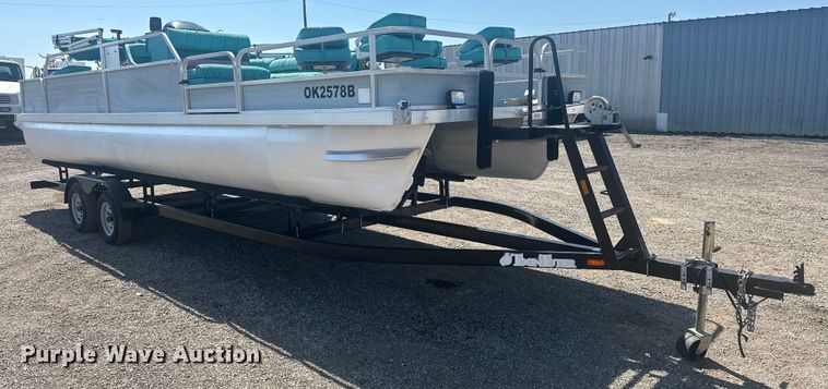 image for item KW9142 1993 Voyager   VLF- Super 24 pontoon boat