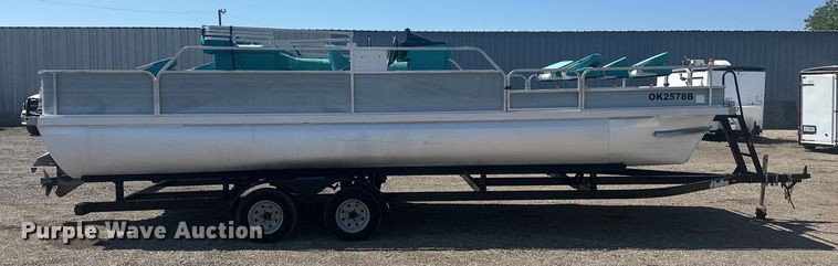 image for item KW9142 1993 Voyager   VLF- Super 24 pontoon boat