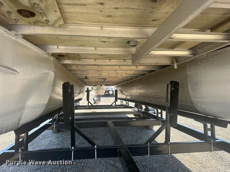 image for item KW9142 1993 Voyager   VLF- Super 24 pontoon boat