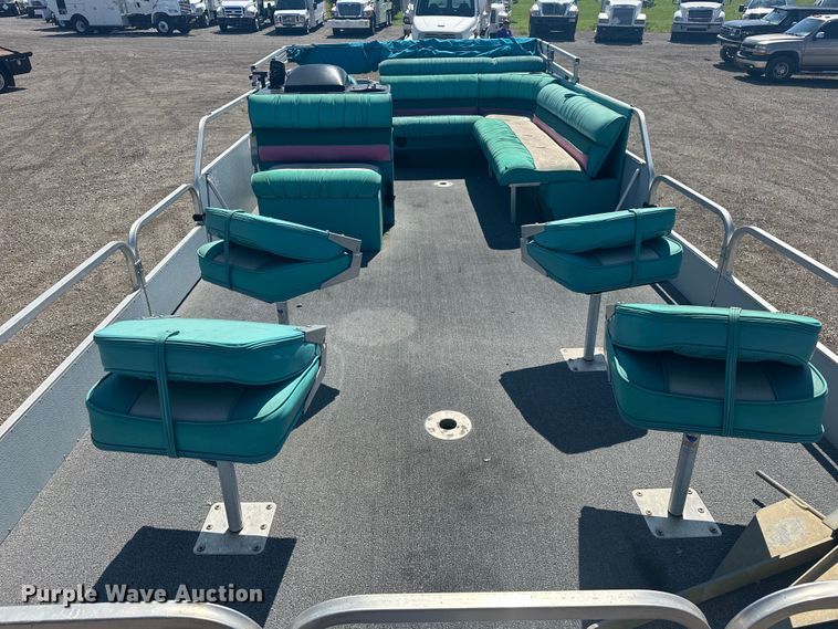 image for item KW9142 1993 Voyager   VLF- Super 24 pontoon boat