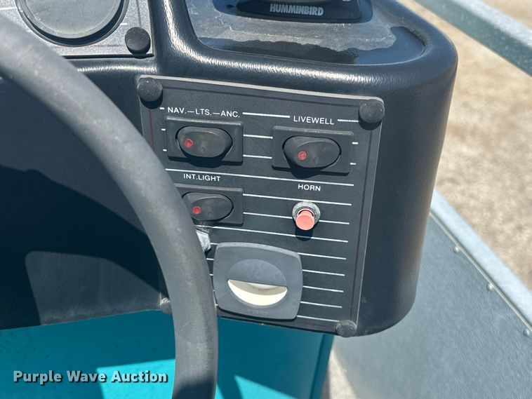 image for item KW9142 1993 Voyager   VLF- Super 24 pontoon boat