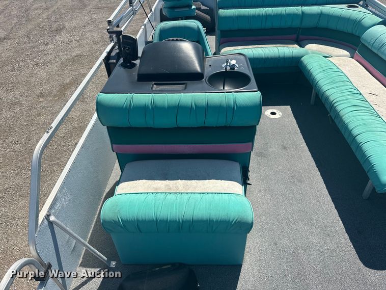 image for item KW9142 1993 Voyager   VLF- Super 24 pontoon boat