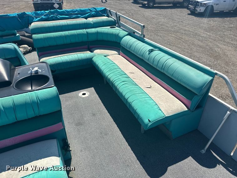 image for item KW9142 1993 Voyager   VLF- Super 24 pontoon boat