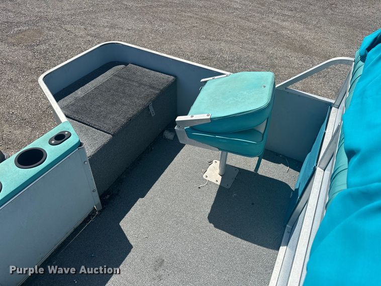 image for item KW9142 1993 Voyager   VLF- Super 24 pontoon boat