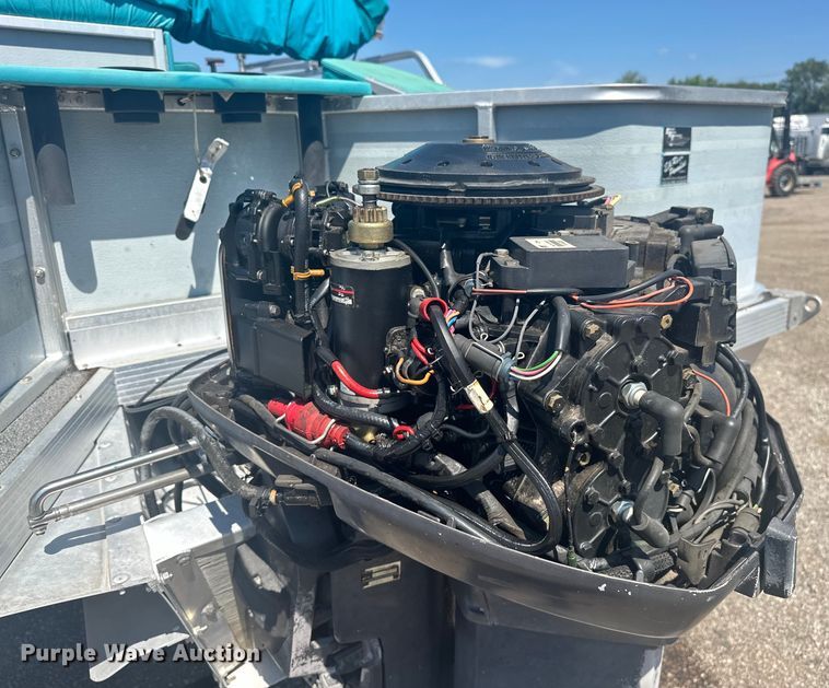 image for item KW9142 1993 Voyager   VLF- Super 24 pontoon boat