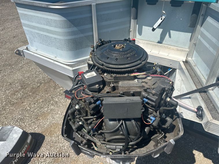 image for item KW9142 1993 Voyager   VLF- Super 24 pontoon boat