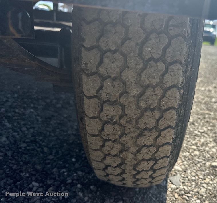 image for item KW9142 1993 Voyager   VLF- Super 24 pontoon boat