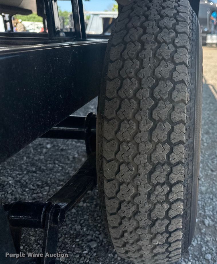 image for item KW9142 1993 Voyager   VLF- Super 24 pontoon boat